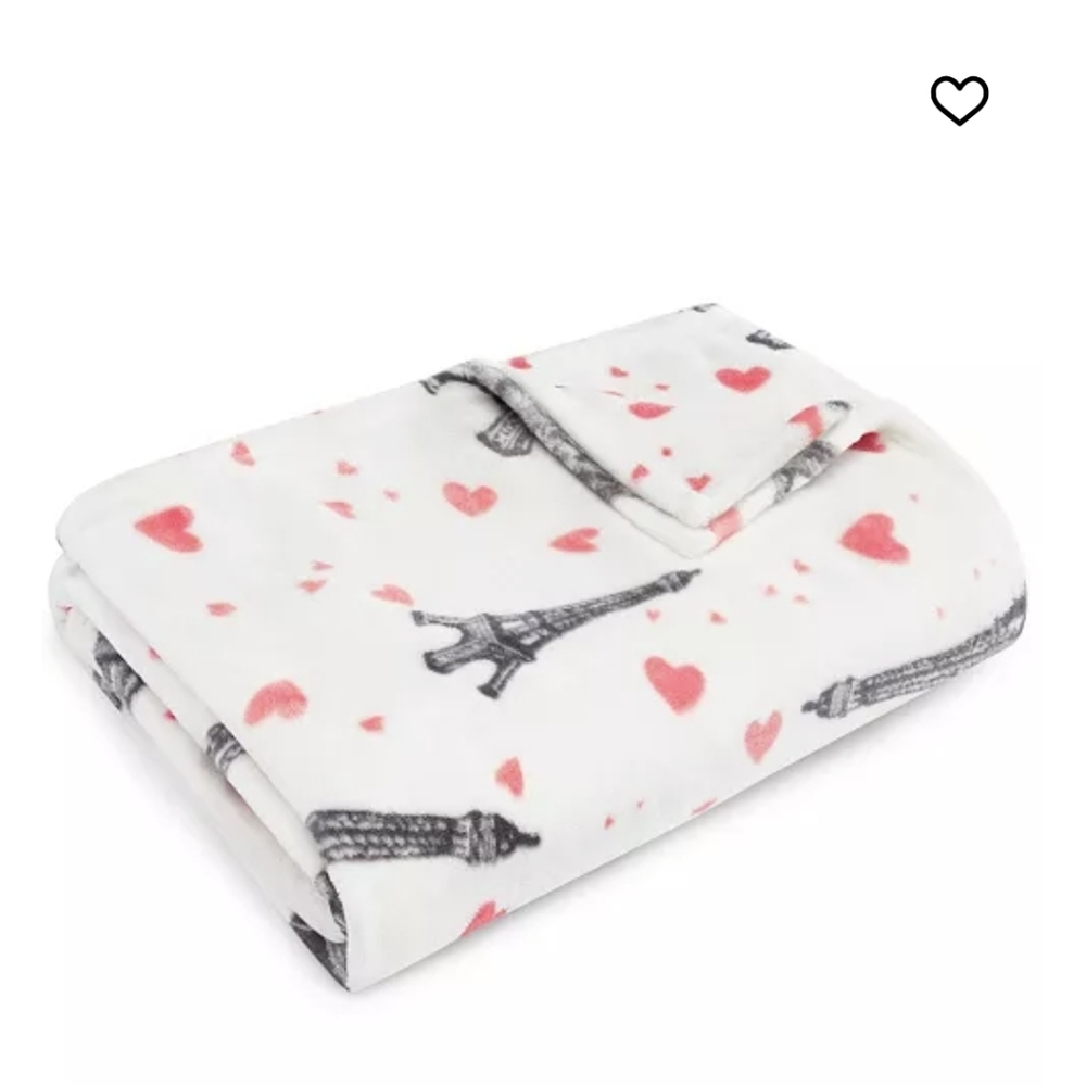 BETSEY JOHNSON PARIS LOVE PLUSH THROW BLANKET BNWT 1 Left